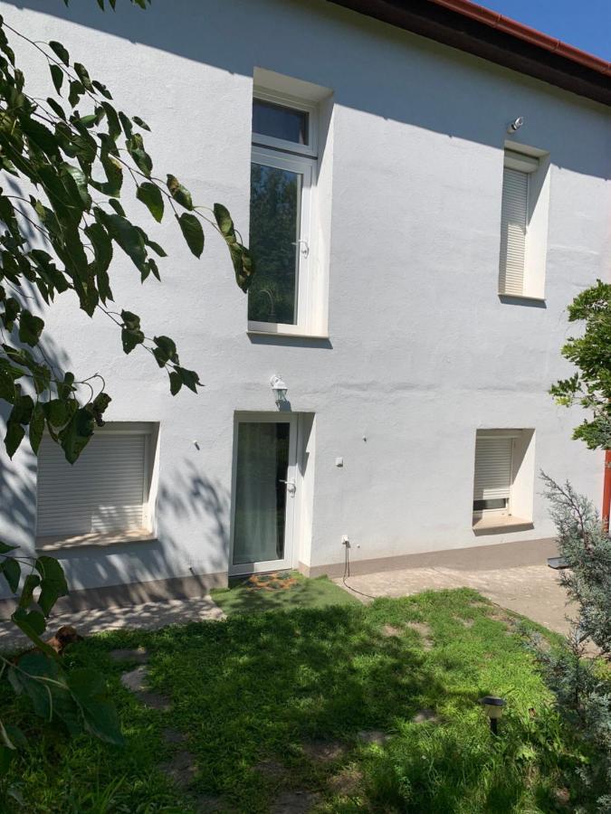Villa Esztergom Exterior photo